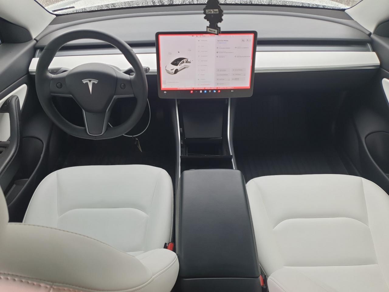 Tesla Model 3 Image 4