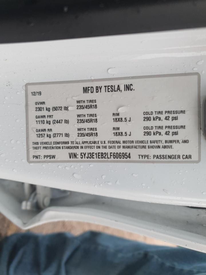 Tesla Model 3 Image 11