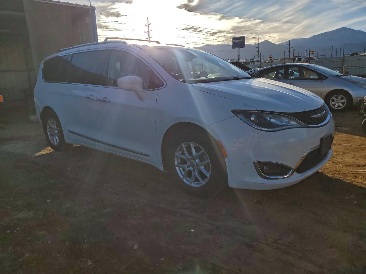 Chrysler Pacifica Touring L Image 12