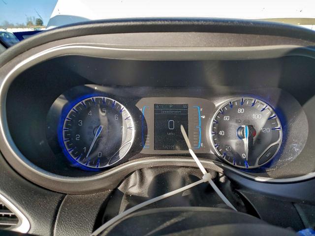 Chrysler Pacifica Touring L Image 9