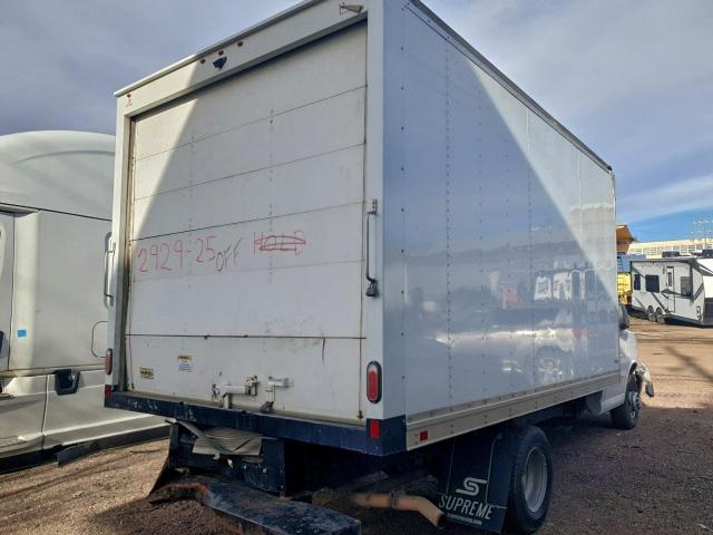 Chevrolet Express Image 5