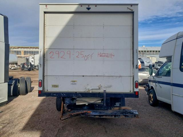 Chevrolet Express Image 12