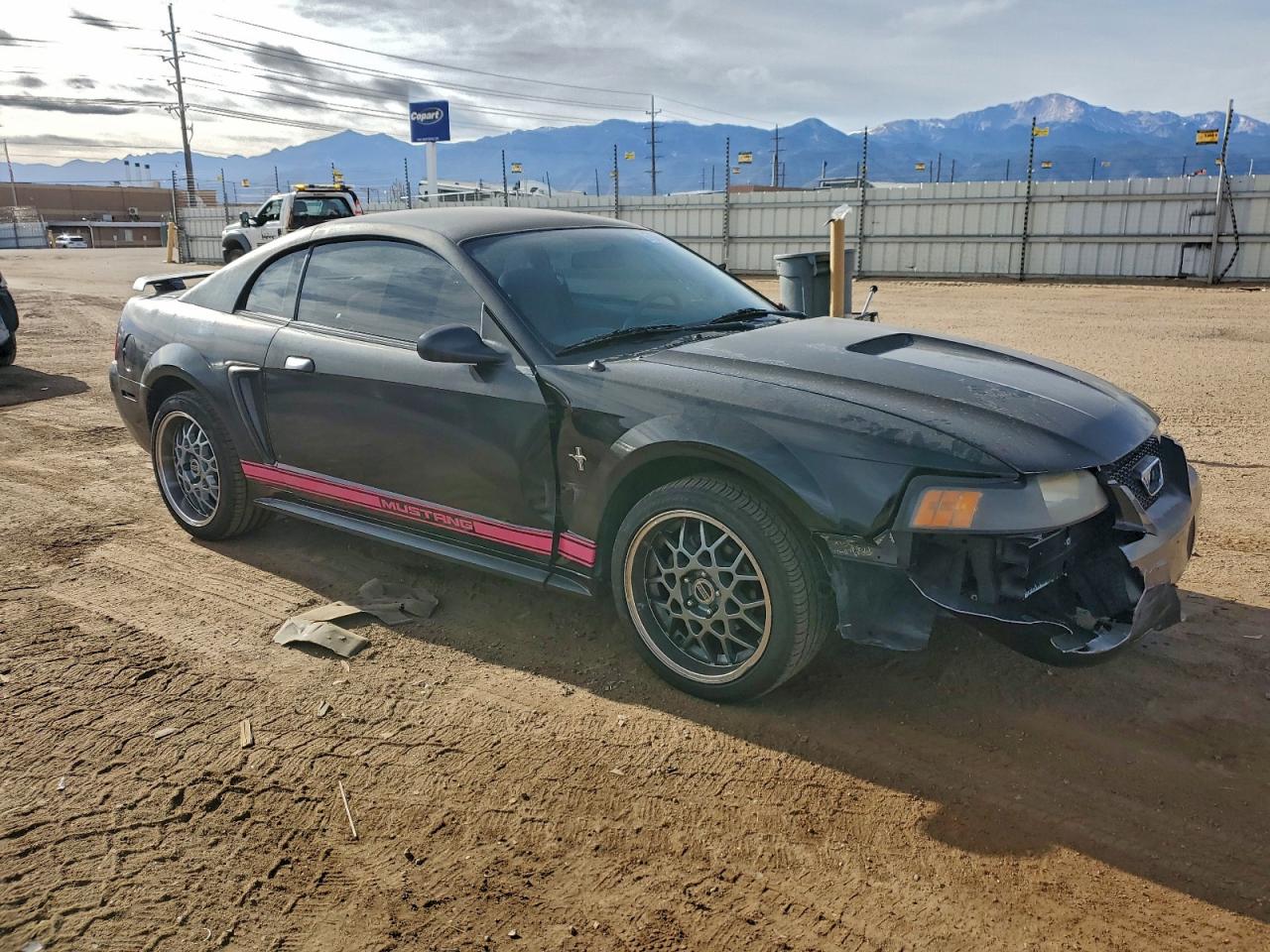 Ford Mustang Image 3