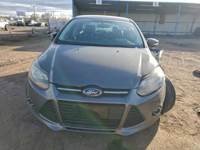Ford Focus Titanium Image 12
