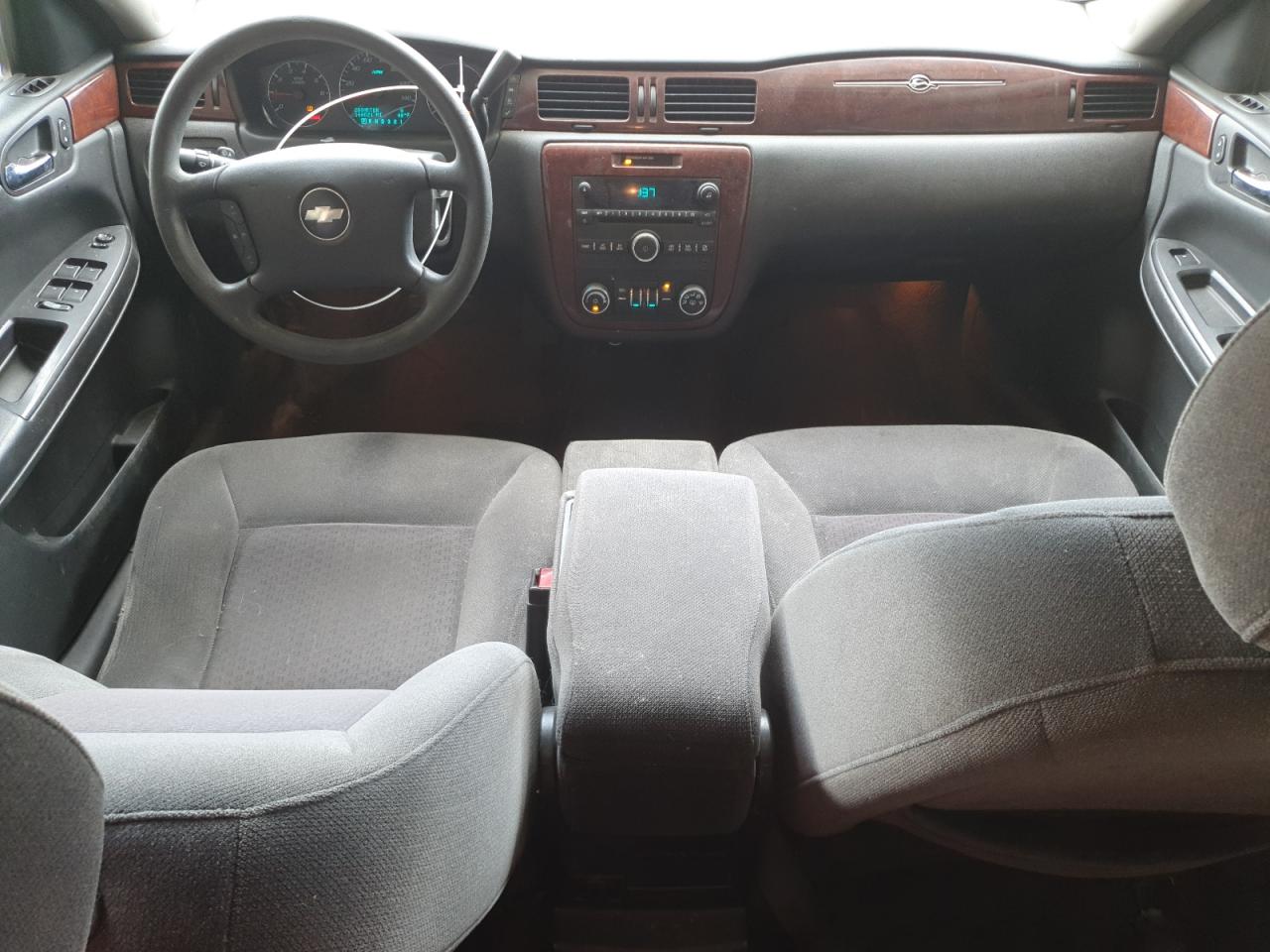 Chevrolet Impala Lt Image 2