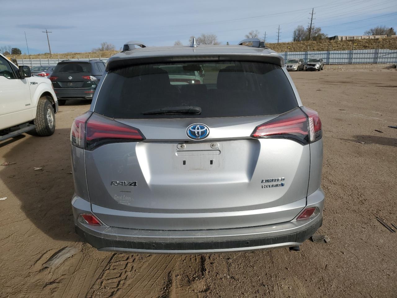 Toyota RAV4 Limited Image 8