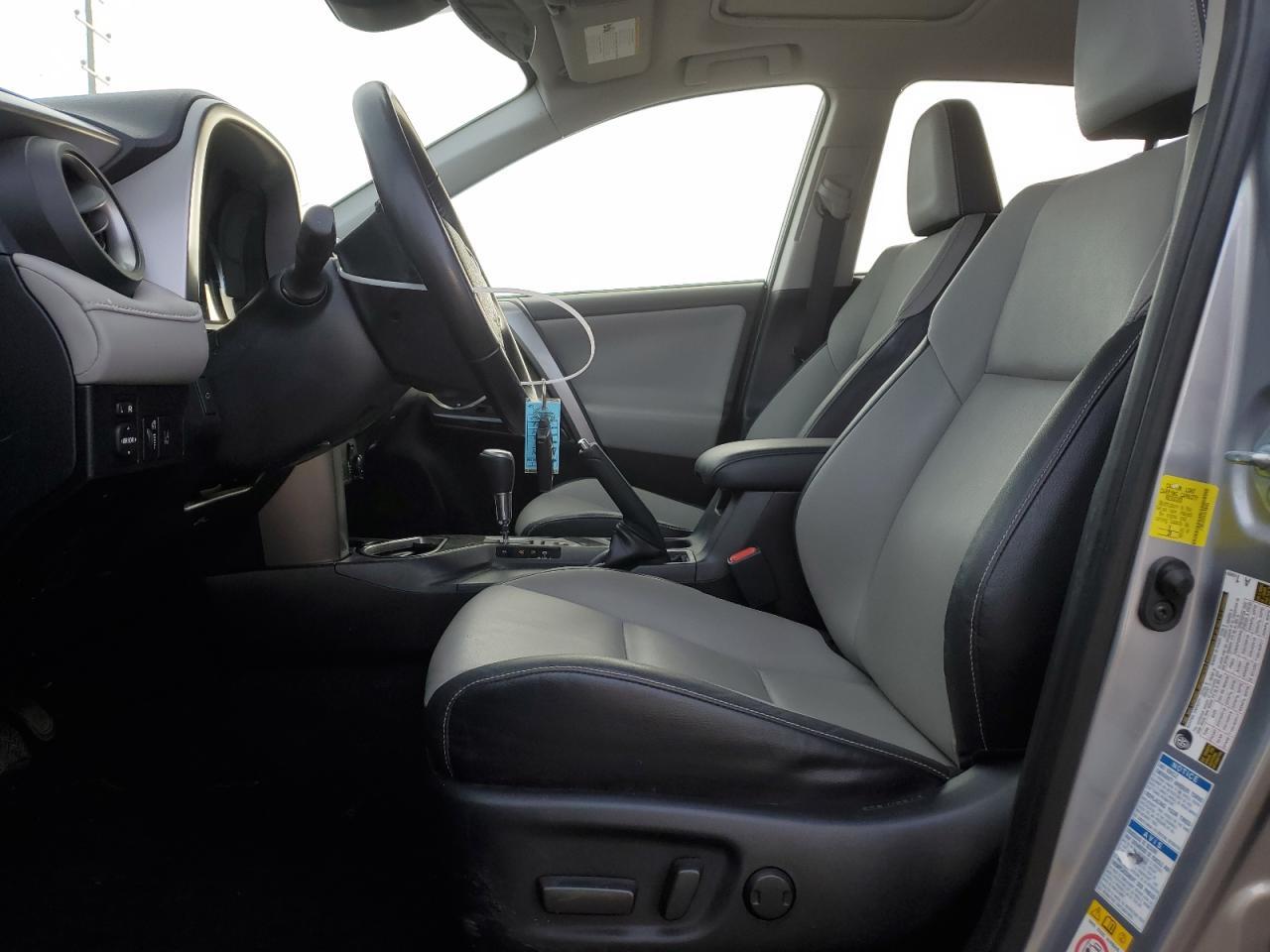 Toyota RAV4 Limited Image 4