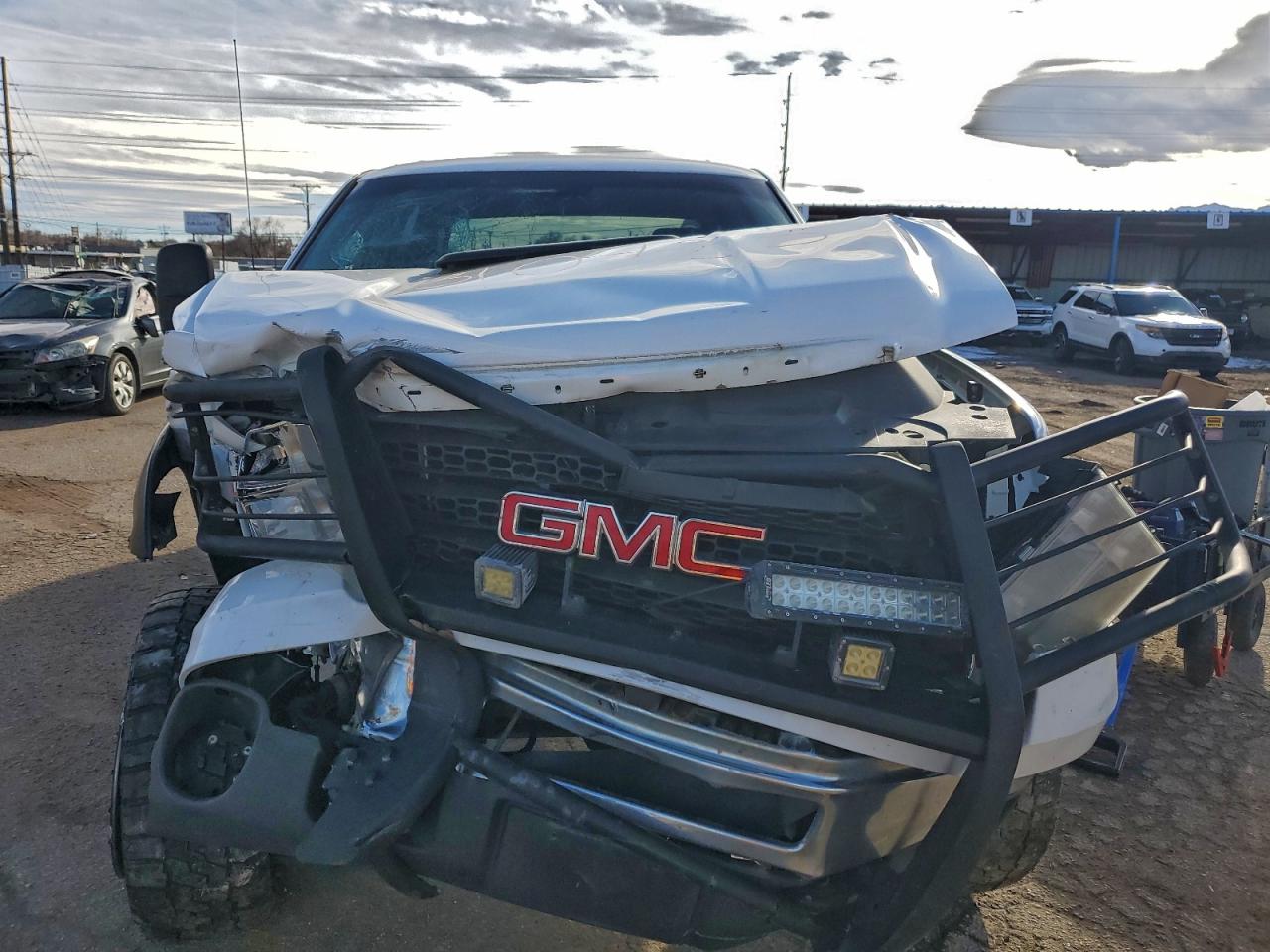 GMC Sierra K2500 Sle Image 2