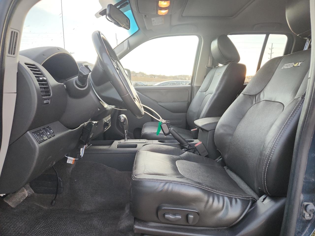 Nissan Frontier S Image 7