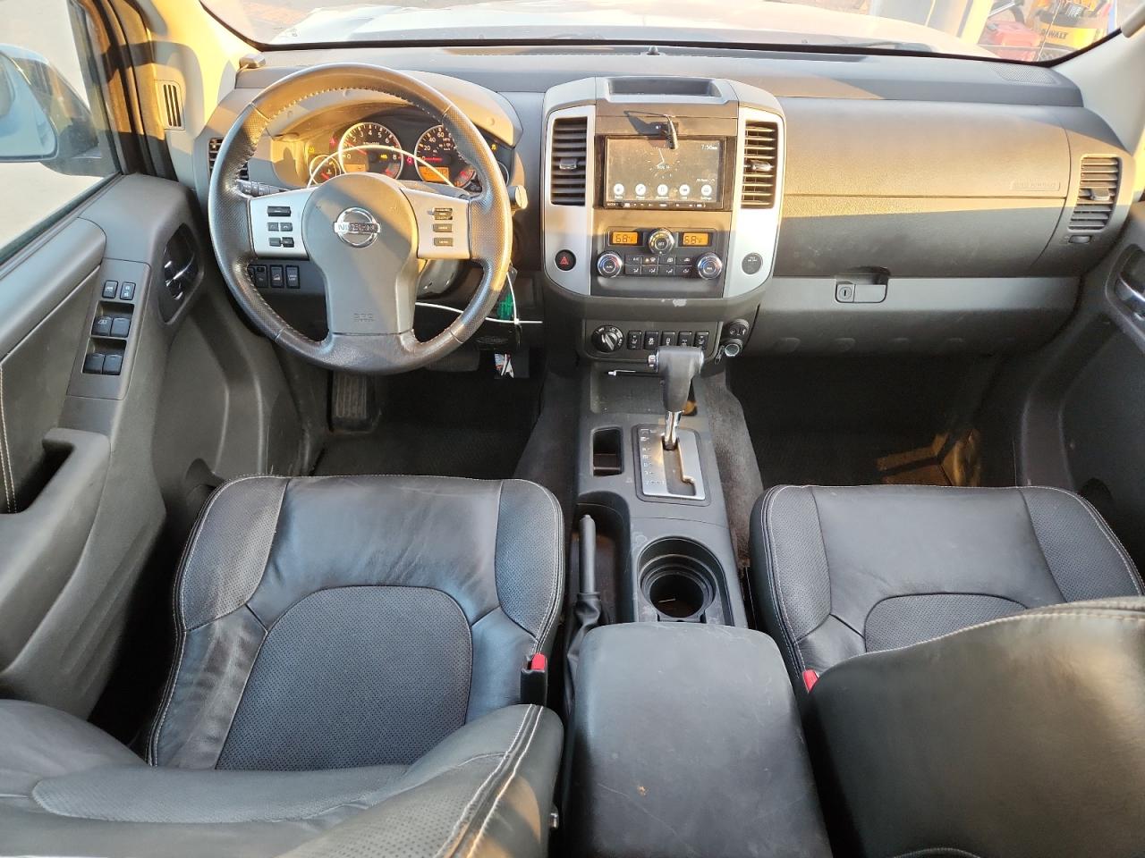 Nissan Frontier S Image 2