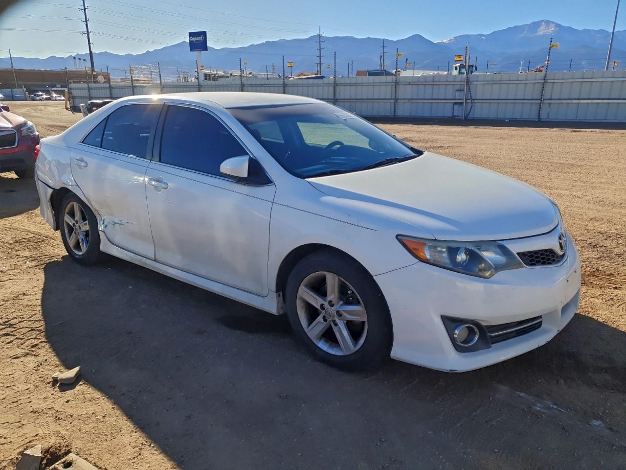 Toyota Camry L Image 9