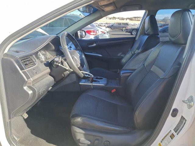 Toyota Camry L Image 11