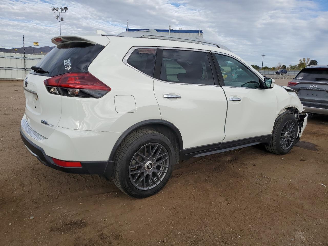 Nissan Rogue S Image 8