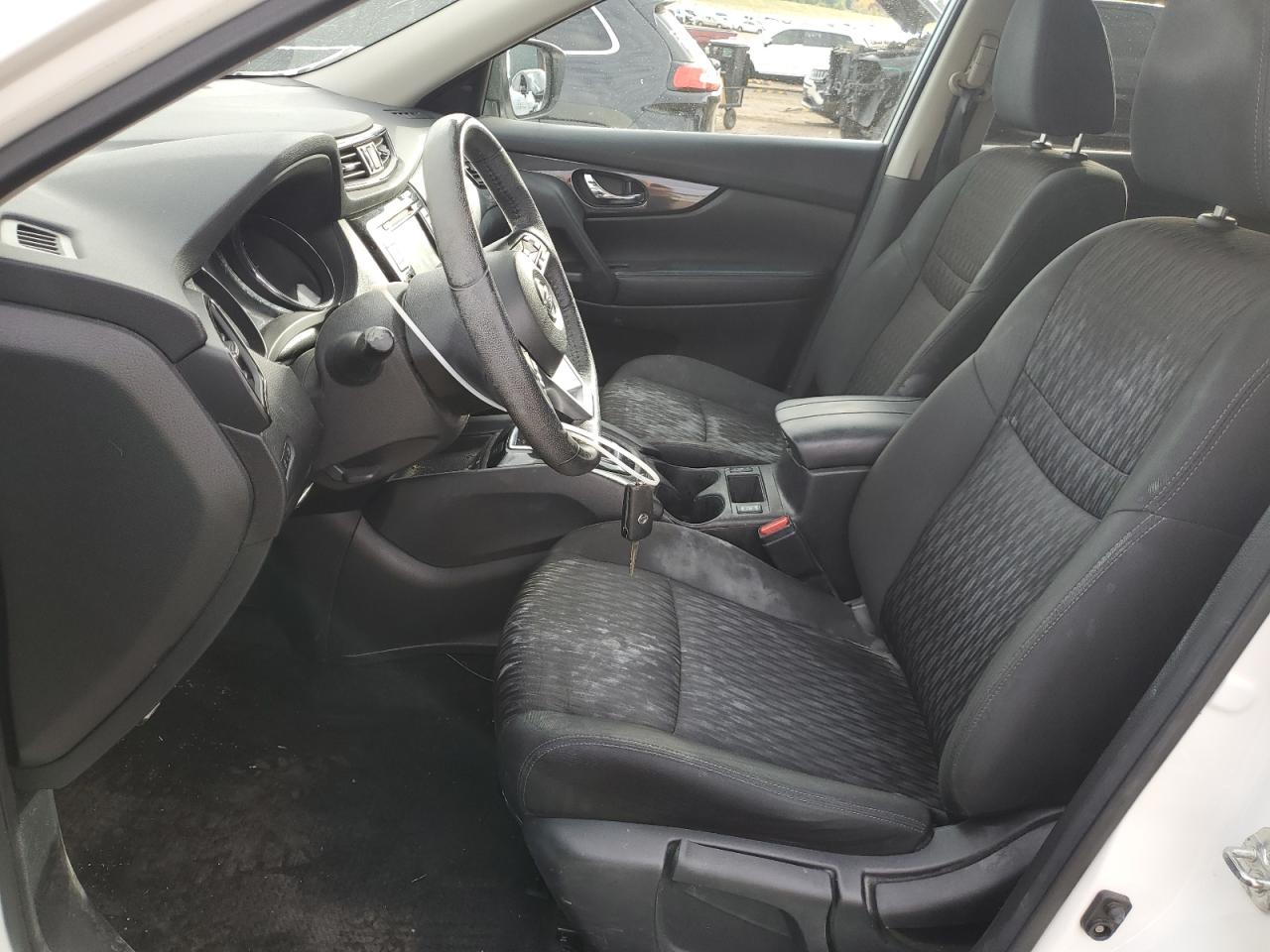 Nissan Rogue S Image 4