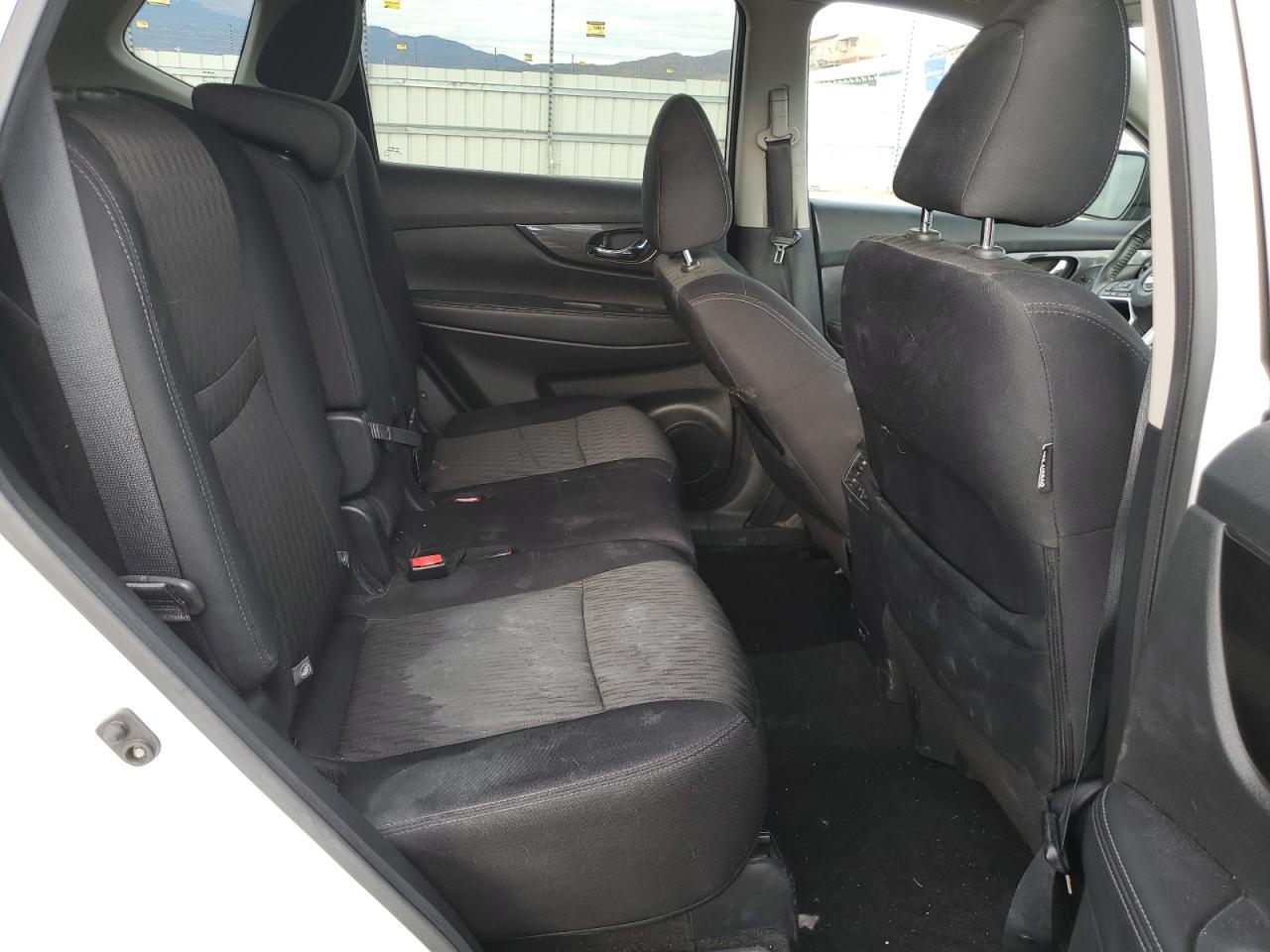 Nissan Rogue S Image 6