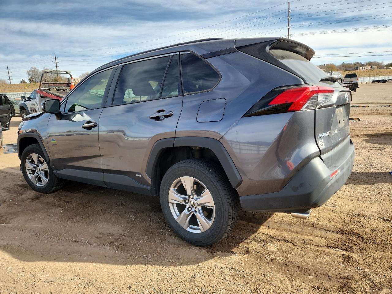 Toyota RAV4 Xle Image 4