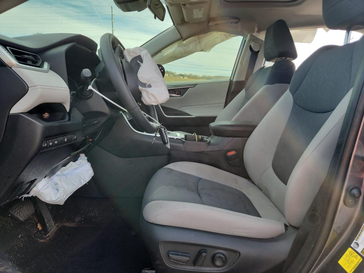 Toyota RAV4 Xle Image 6