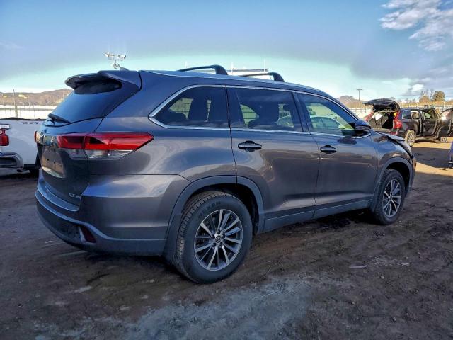 Toyota Highlander Se Image 10