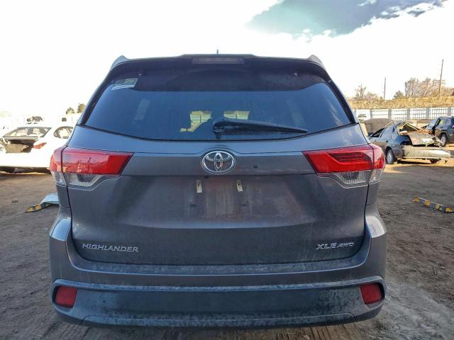 Toyota Highlander Se Image 8