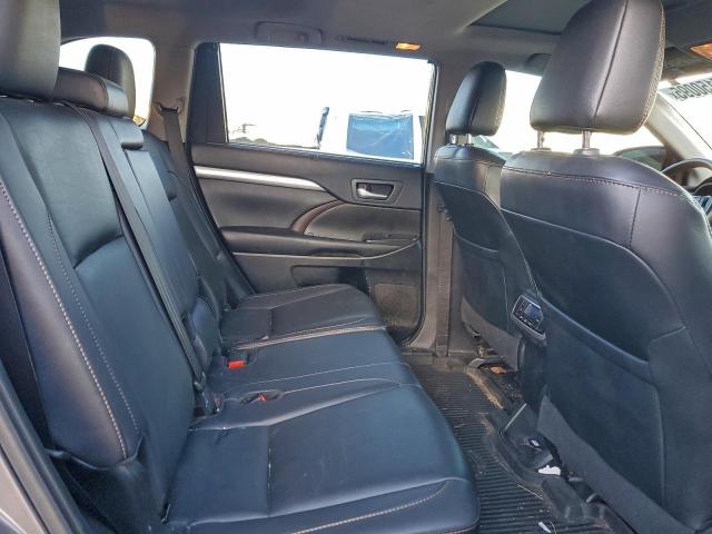 Toyota Highlander Se Image 11