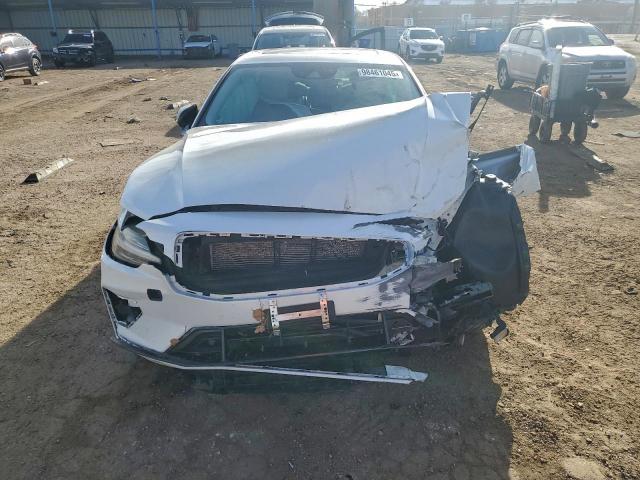 Volvo S60 T5 Momentum Image 3