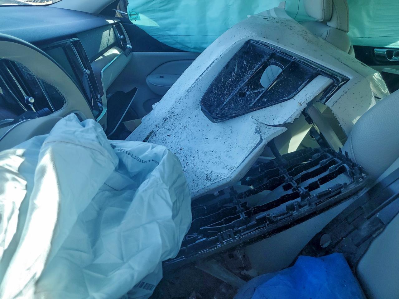 Volvo S60 T5 Momentum Image 7