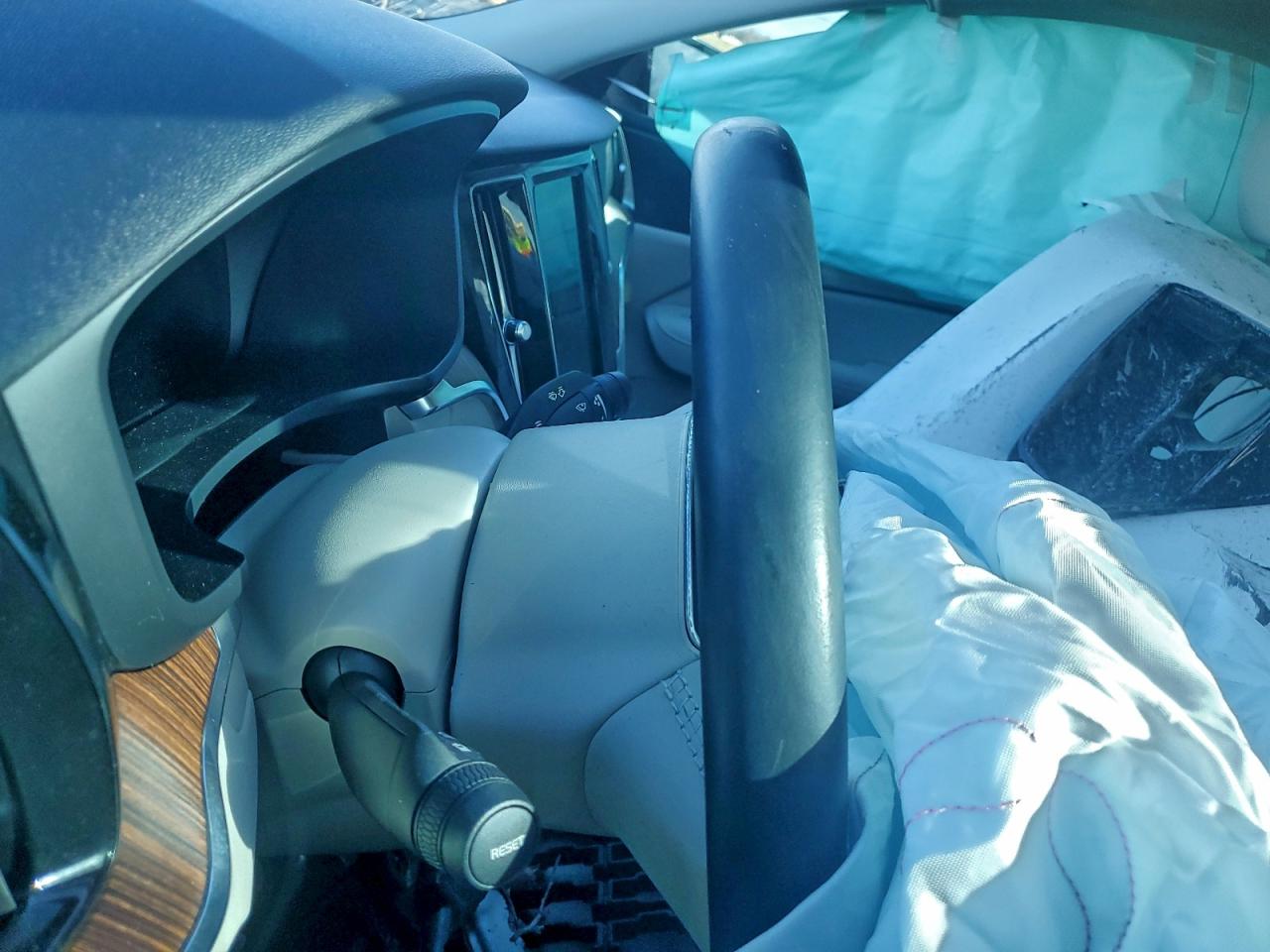 Volvo S60 T5 Momentum Image 9