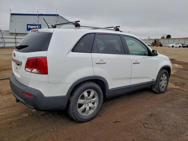 Kia Sorento Base Image 10