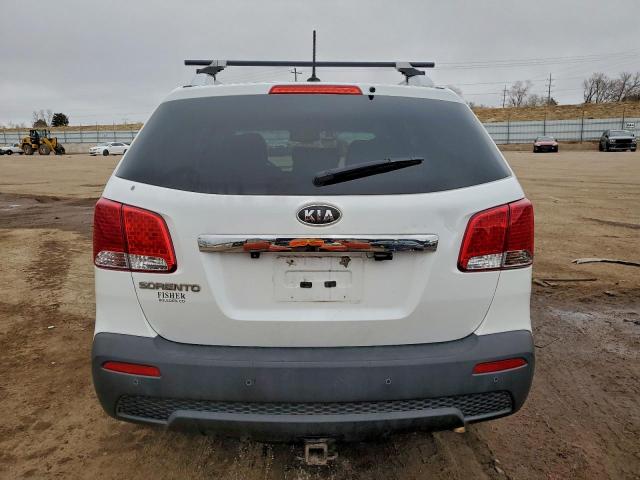Kia Sorento Base Image 11