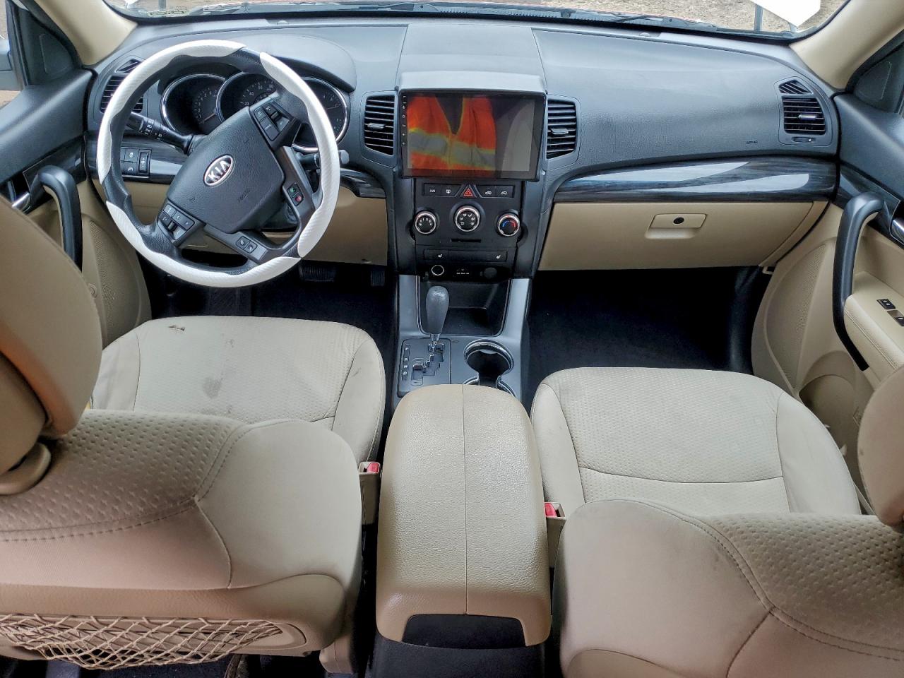 Kia Sorento Base Image 7