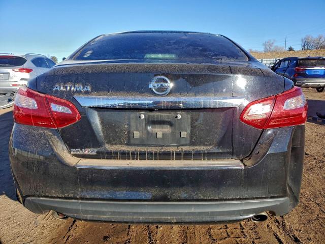 Nissan Altima 2.5 Image 10