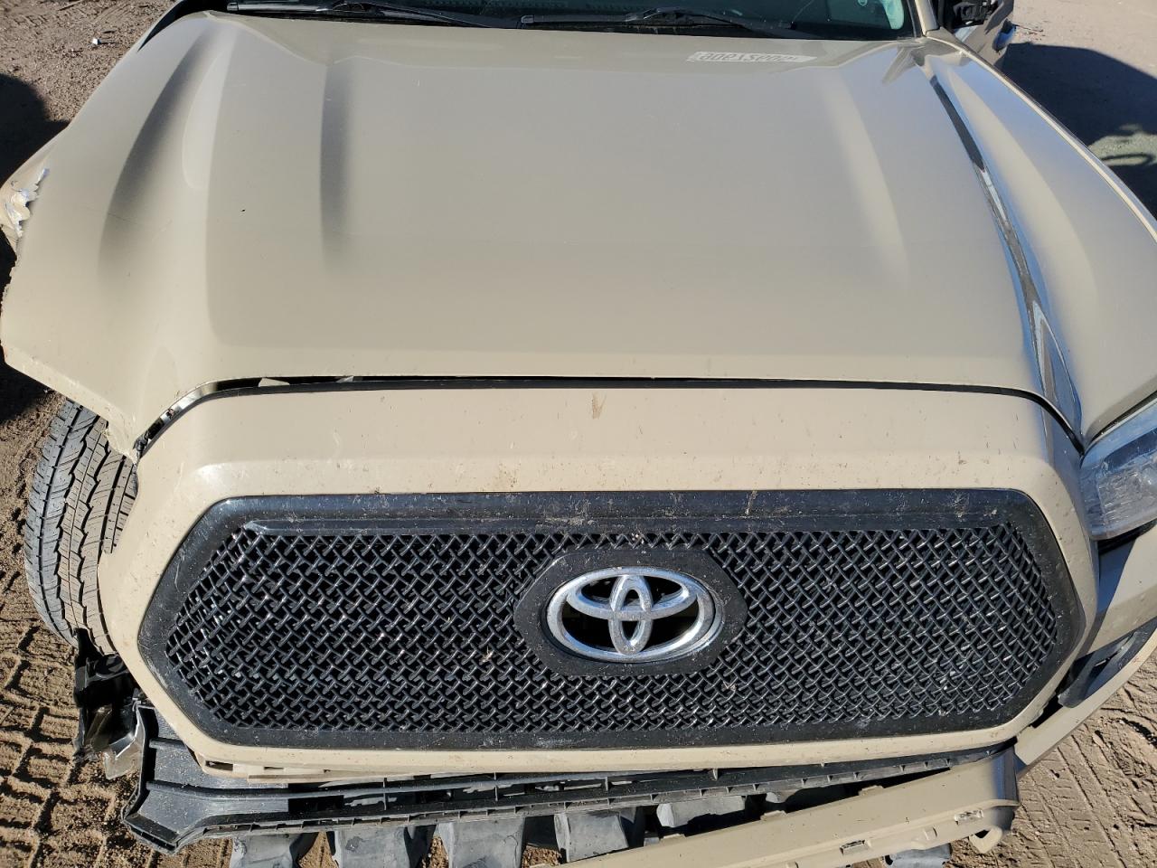 Toyota Tacoma Double Cab Image 11