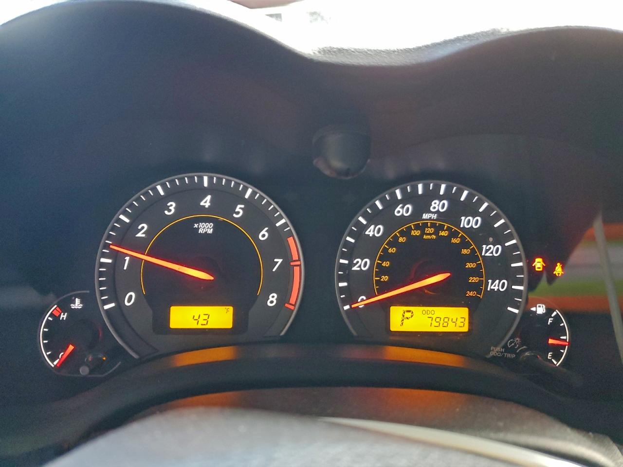 Toyota Corolla Base Image 6