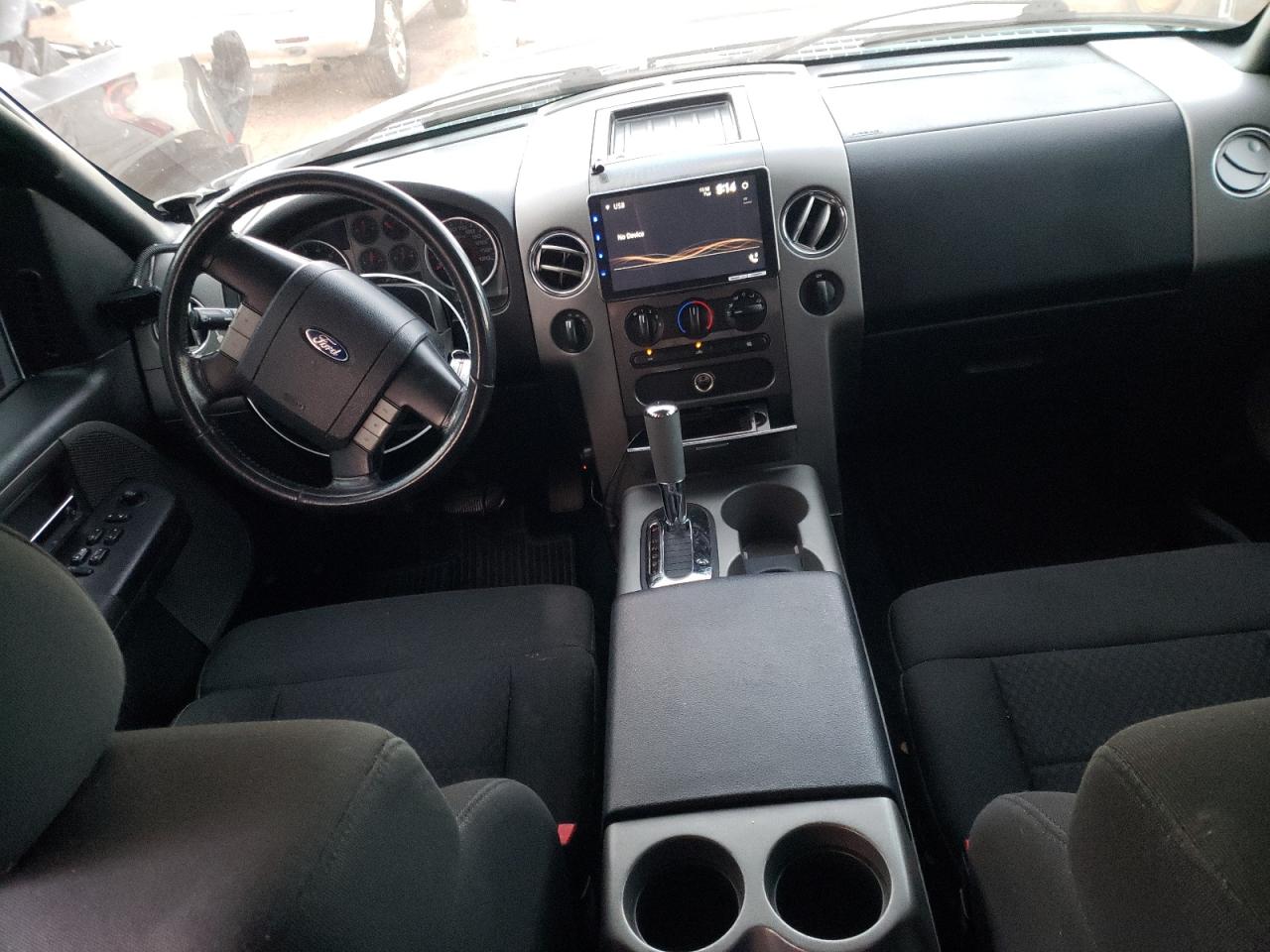 Ford F-150 Supercrew Image 6