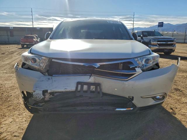 Toyota Highlander Base Image 2