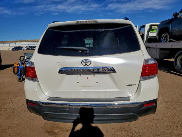 Toyota Highlander Base Image 12