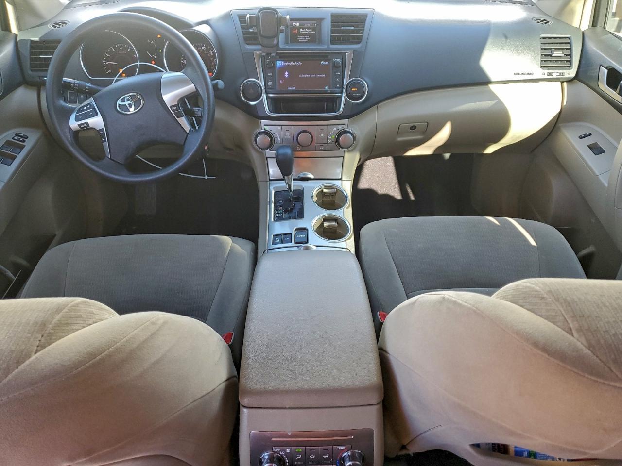 Toyota Highlander Base Image 7