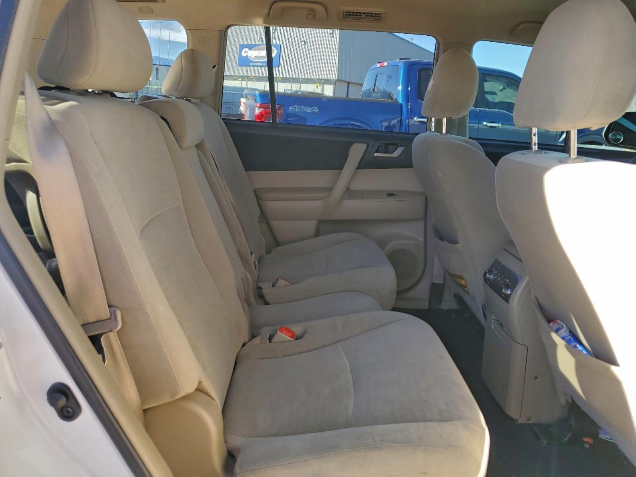 Toyota Highlander Base Image 11