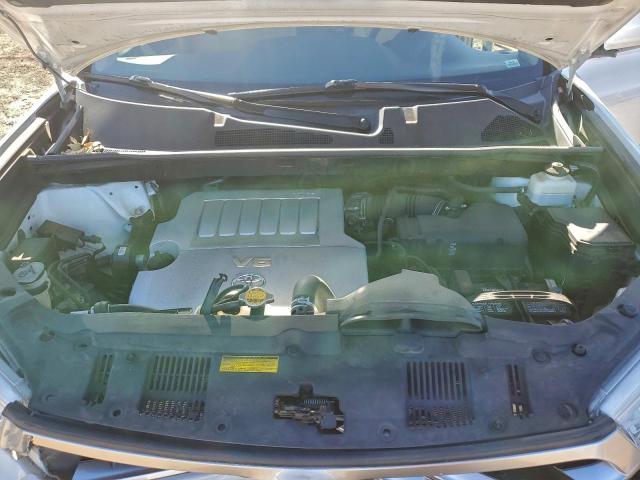 Toyota Highlander Base Image 10