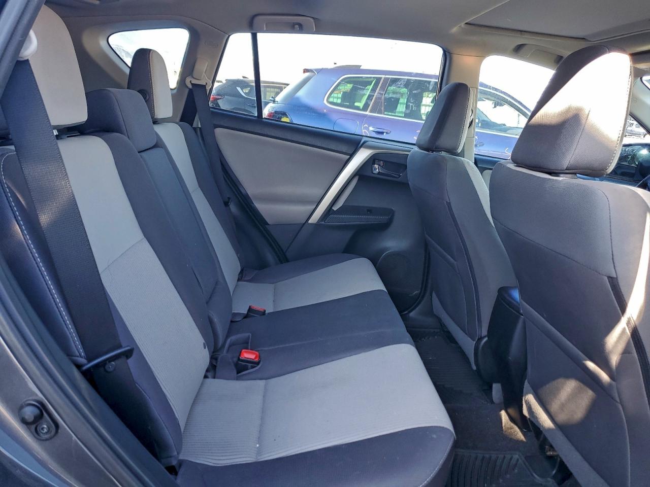 Toyota RAV4 Xle Image 10