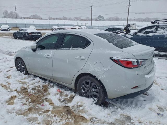 Toyota Yaris L Image 2