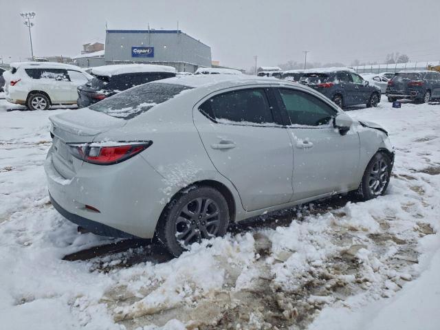 Toyota Yaris L Image 3