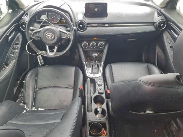 Toyota Yaris L Image 12