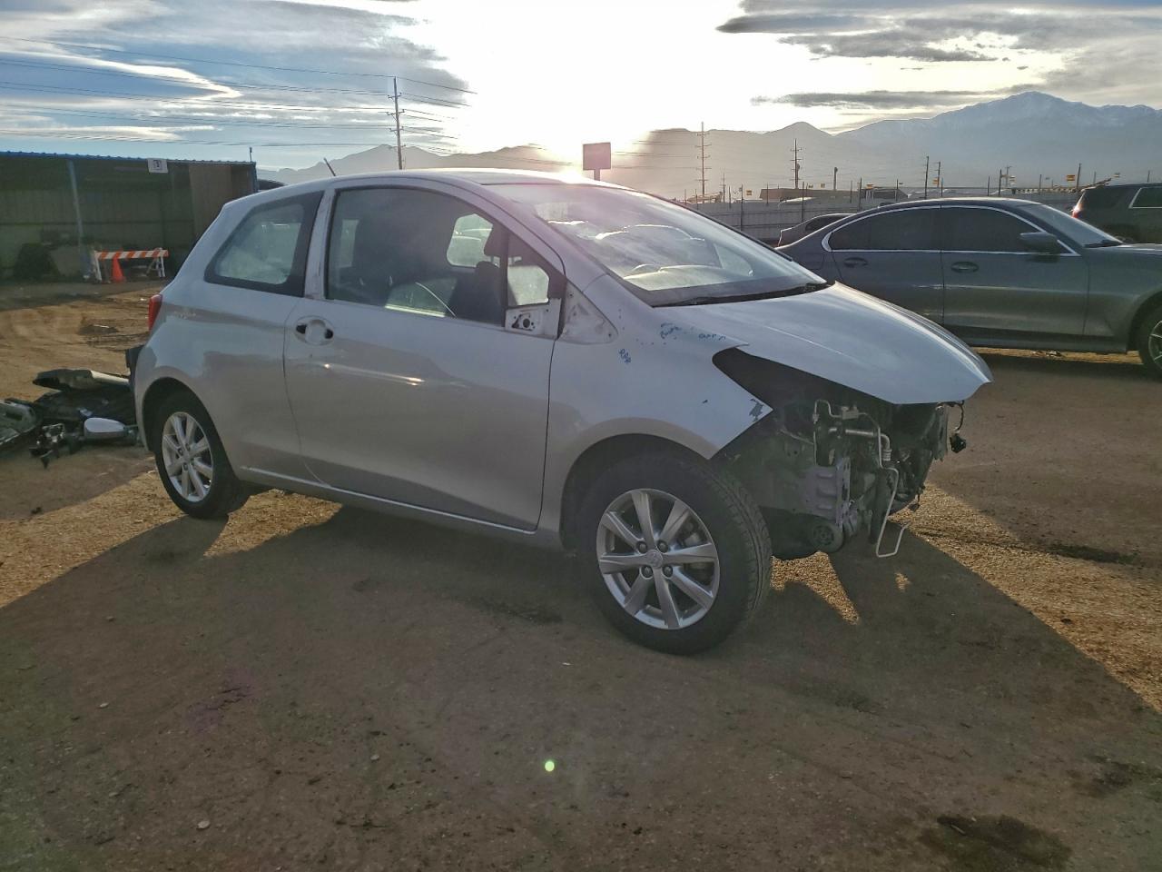 Toyota Yaris L Image 9