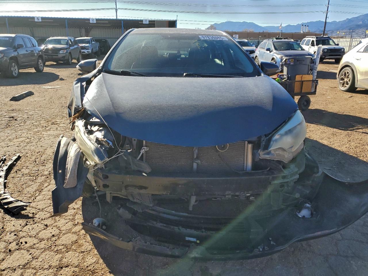 Toyota Corolla L Image 8