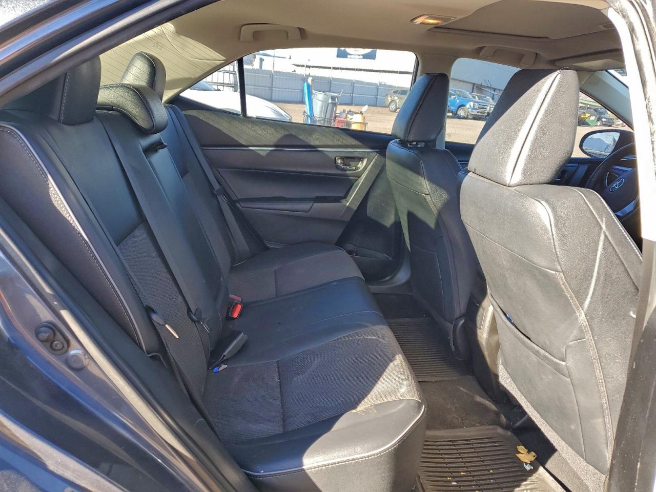 Toyota Corolla L Image 5