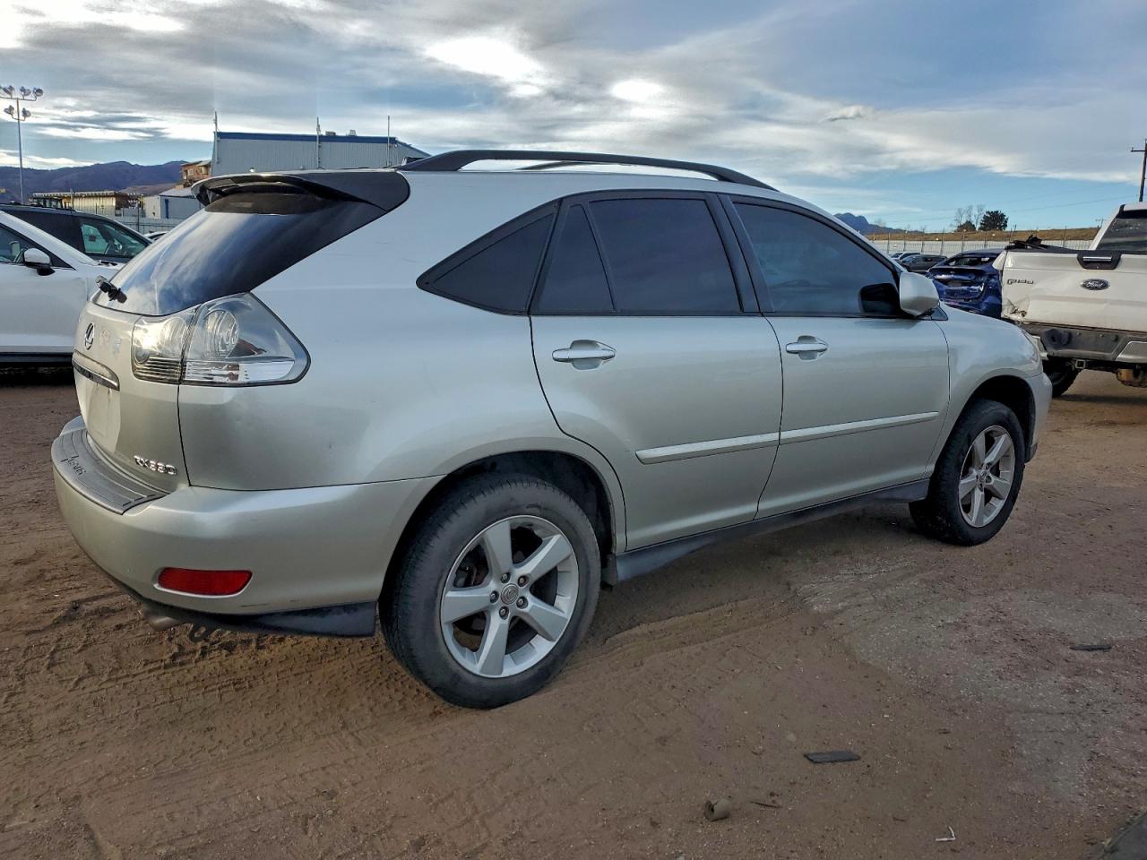 Lexus RX 330 Image 3