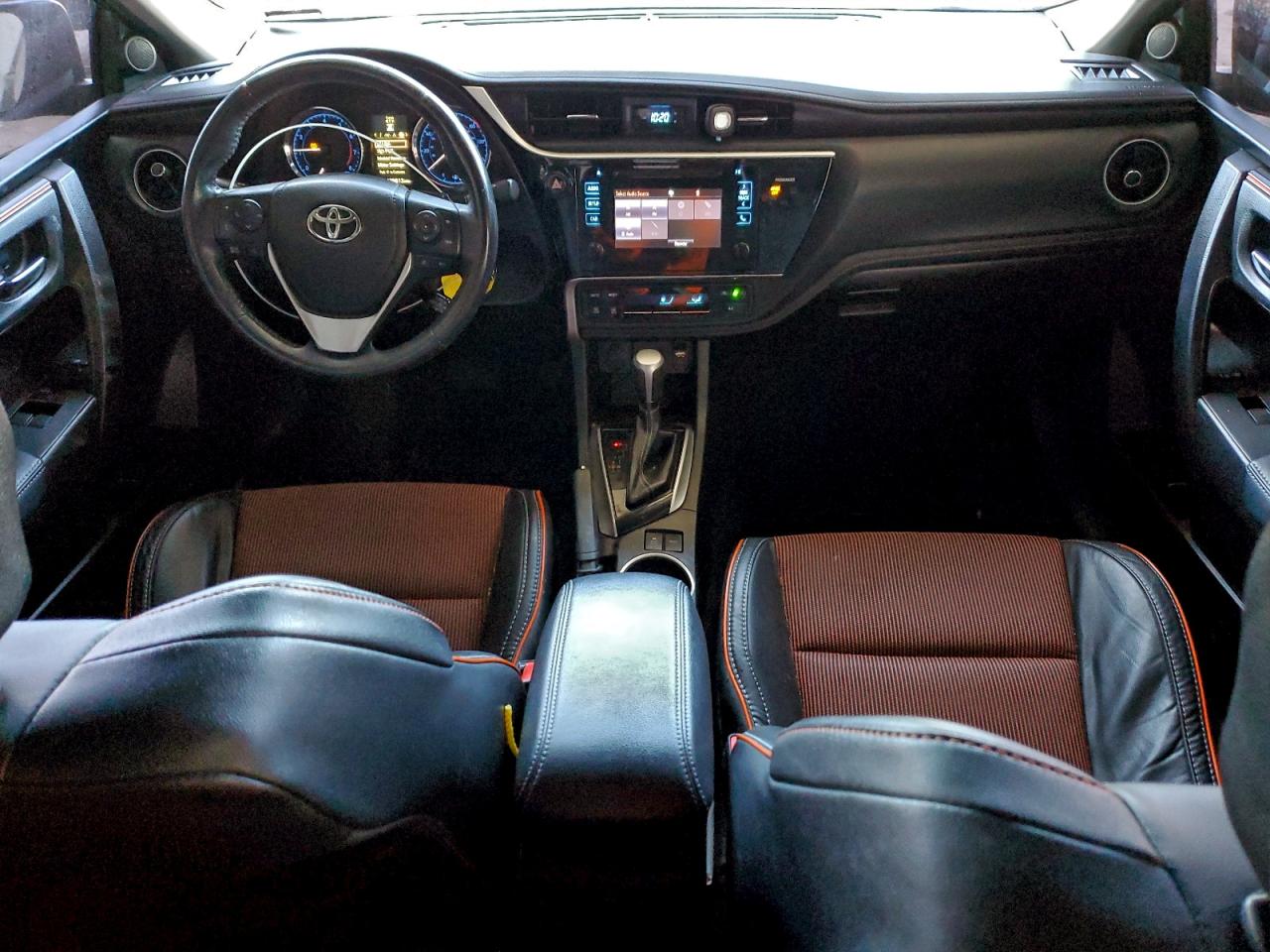 Toyota Corolla L Image 12