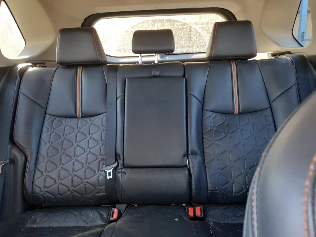 Toyota RAV4 Adventure Image 3