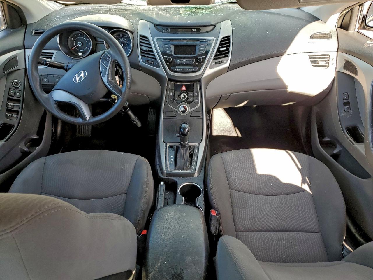 Hyundai ELANTRA Se Image 8